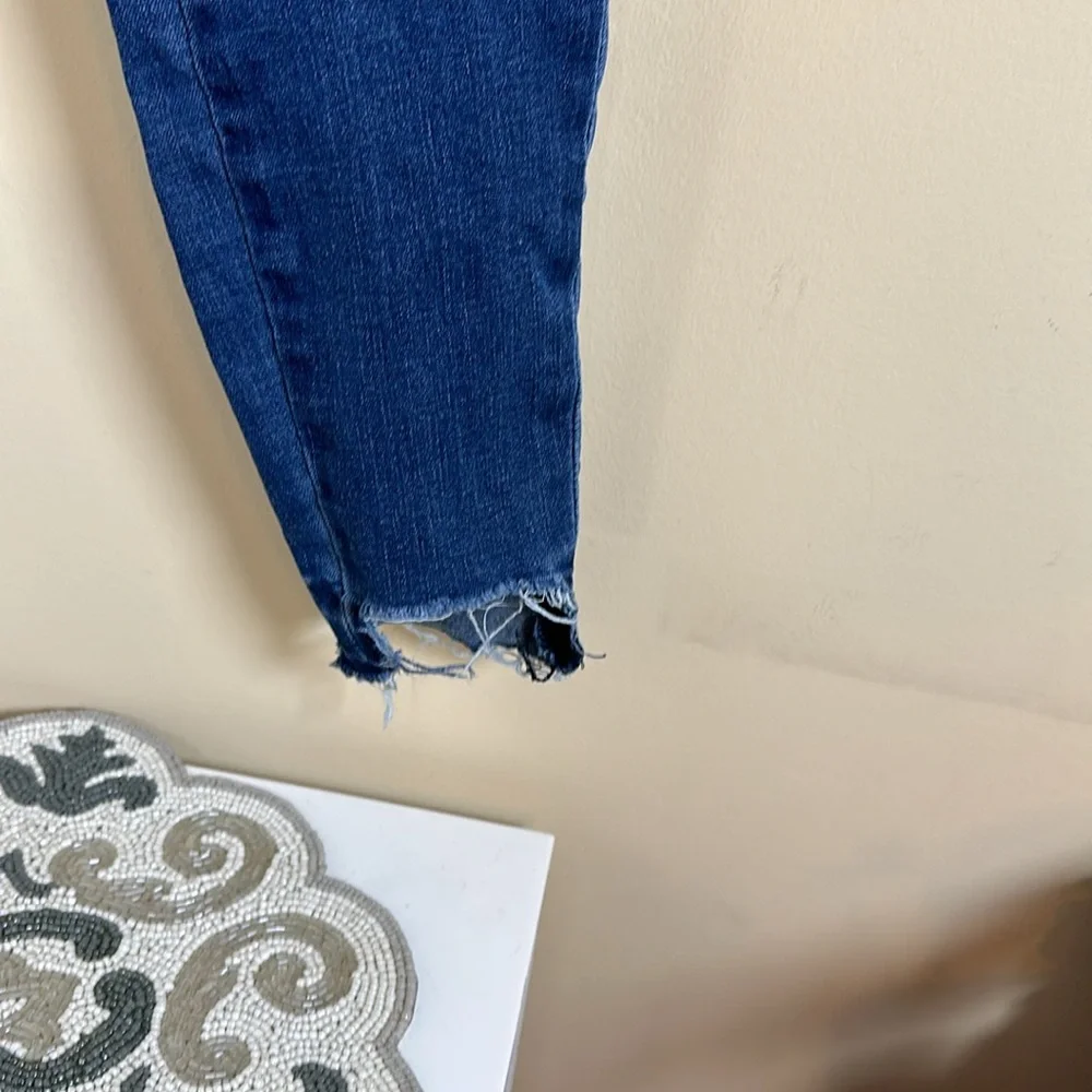 Sold - Picture 3 of 8